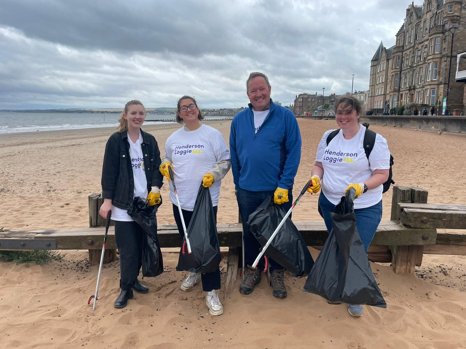 In Pictures Henderson Loggie volunteers make waves with Portobello